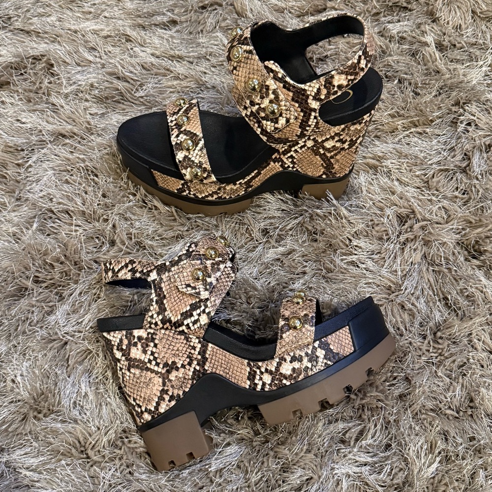 Jessica Simpson Baysie Snake Print Platform Lug Sole Sandals